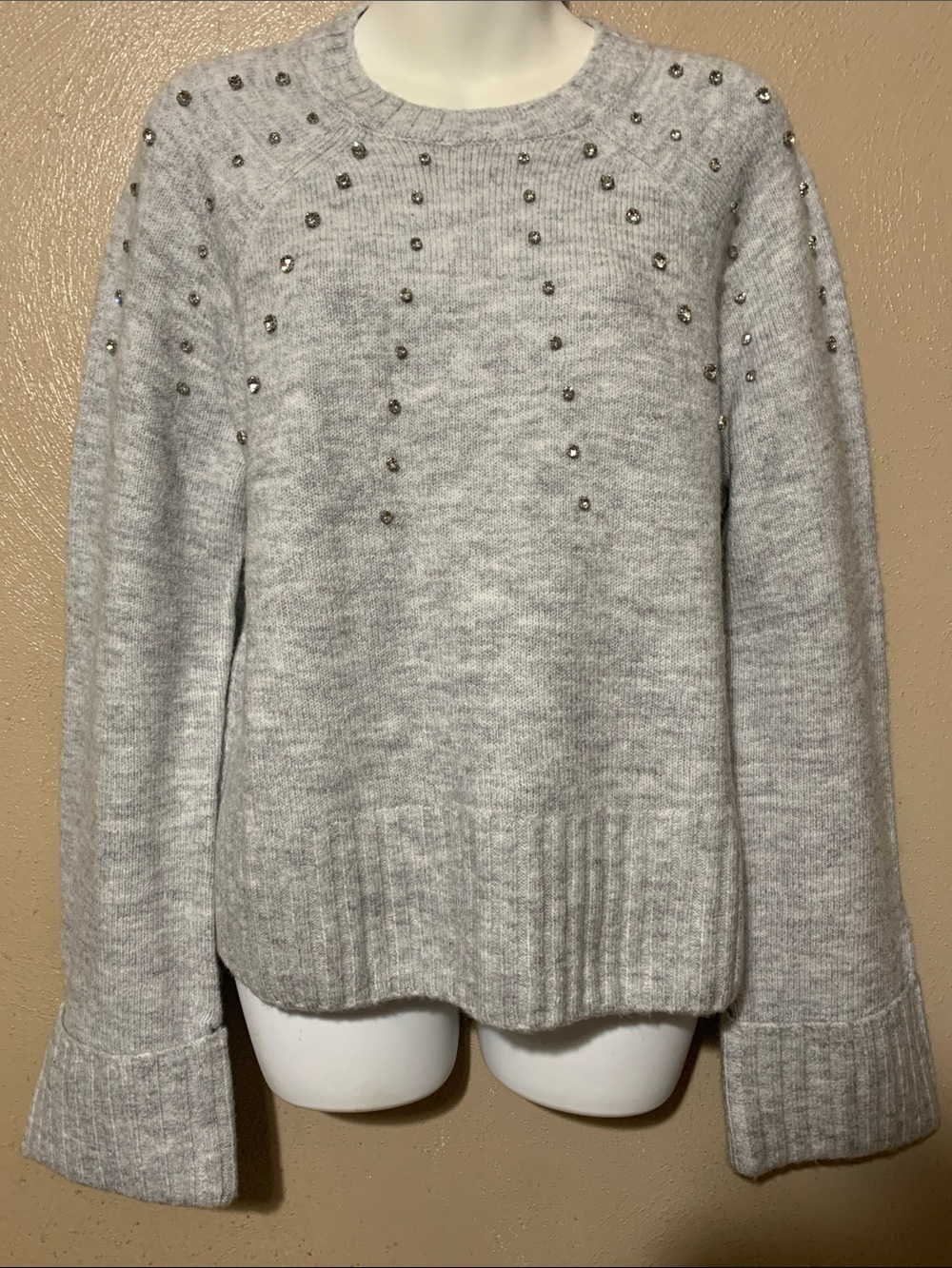Ellen Tracy size M Light Gray Stud-Embellished Crewneck Sweater NWT